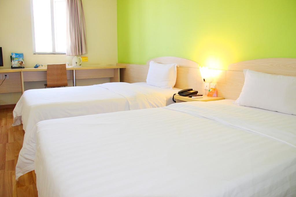 7Days Premium Chongqing Hongqihegou Hotel Exterior photo